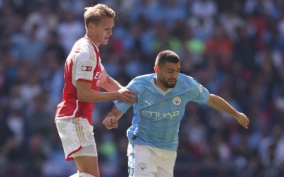 Sa pauze, pravo na derbi! Povratak Premijer lige garantuje dramu u borbi za titulu!