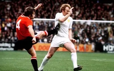 Kome pripada “Rat ruža”?